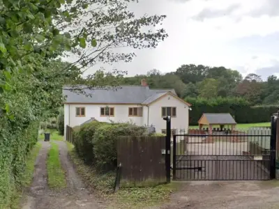Family blocked from building garage over train passenger views