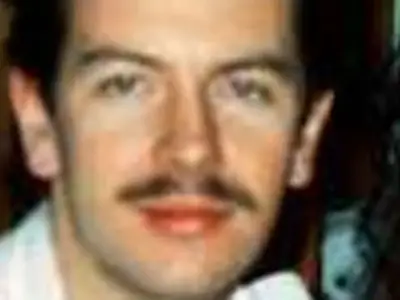 Firefighter Paul Metcalf honoured with plaque 25 years after water rescue death