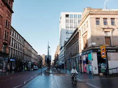 Firefighters tackle blaze at derelict Glasgow building