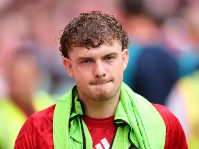 Harvey Elliott joins Valencia on season-long loan from Liverpool