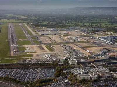 Heathrow and Gatwick flights grounded by air traffic control issue