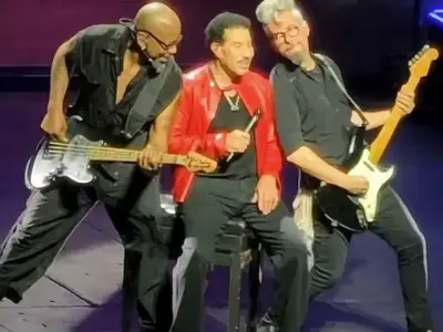 Lionel Richie out of breath in video before hospital admission