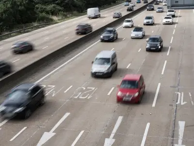 M25 closed after serious multi-vehicle collision; air ambulance at scene