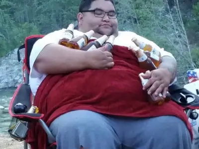 Man loses 25 stone without jabs or surgery after fearing early death