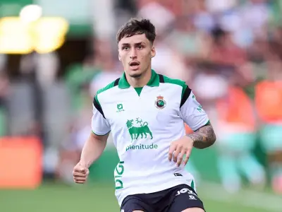 Man Utd decide against £13.7m Salinas move on deadline day