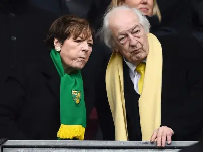Michael Wynn Jones dies: Tributes to Delia Smith's Welsh husband