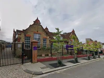 MPs urge council to halt hijab policy school funding