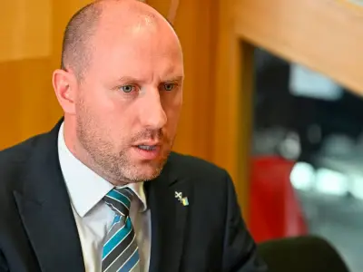 Neil Gray: £2 bus fare cap a 'game changer' for Airdrie