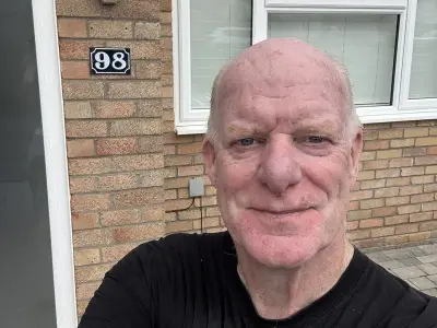 Phil Steele runs Cardiff half-marathon for nephew with spina bifida