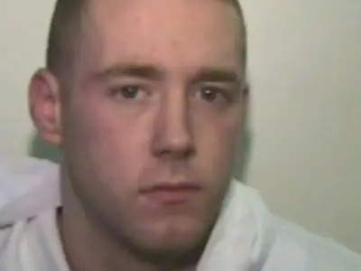 Prison officers 'panicked' in inmate's hanging death, coroner says
