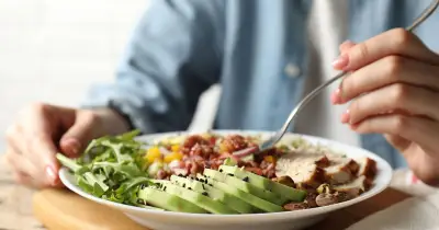 Protein vs fibre: Dietitians settle which matters more