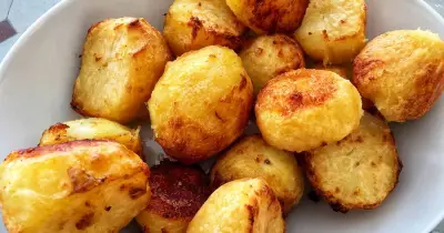 Roast potatoes 'crispy on a whole new level' with one simple coating