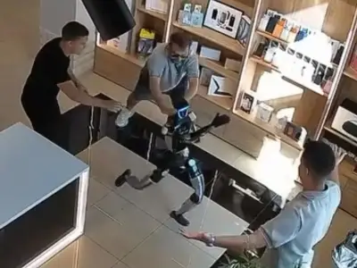 Robot Attacks Customer with Karate Kicks in Russian Store