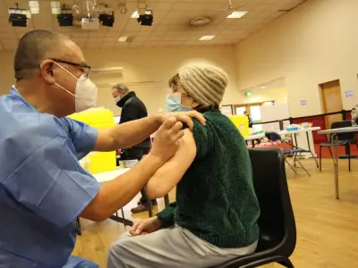 Sir Jonathan Van-Tam urges vulnerable Brits to get Covid booster jab