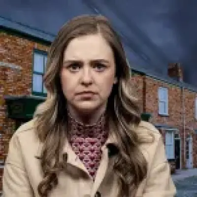Summer's Coronation Street romance ends in car crash shock