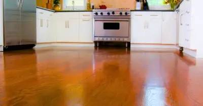 Tea bags make wooden floors shine and repel dust naturally