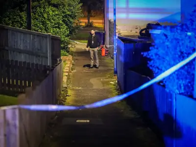 Two men stabbed in Oldham alleyway fight and arrested