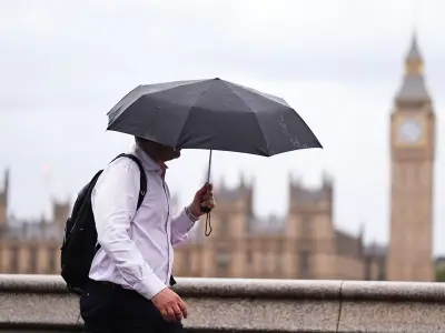 UK to hit 27C before 50mph winds and heavy rain, Met Office warns