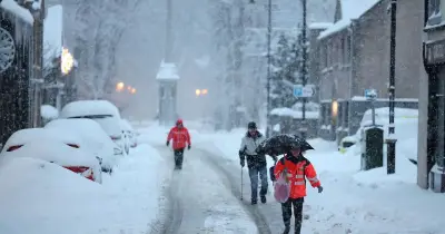 UK weather maps show exact date snow returns - huge blizzard hits in October