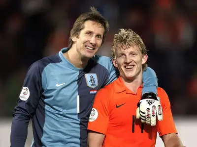 Van der Sar reveals near-miss with Liverpool and Man Utd before Fulham move