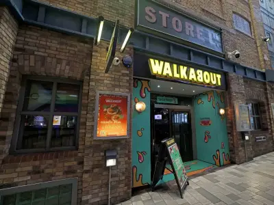 WKD thug swings knife at bouncer after alcopop row