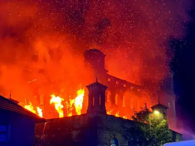 Yorkshire landmark Dalton Mills ablaze as residents told to shut windows