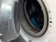 3-ingredient spray to banish tough washing machine mould