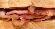 Add chutney to bread to make bacon sandwiches tastier