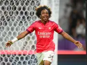 Arsenal dealt transfer blow as Sunderland win race for Fofana