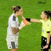 Arsenal drop points after bizarre late penalty in Women's Champions League