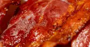 Bacon crispier with 1 simple ingredient every home has