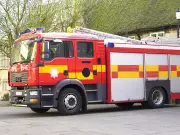 Barnsley fire: Ten crews battle scrapyard blaze in Carlton