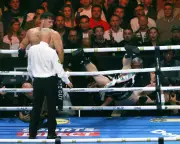 Boxer Thomas Carty falls out of ring after 92 seconds in bizarre no-contest