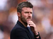 Carrick misses out on Hall as Man Utd striker seals Stoke move