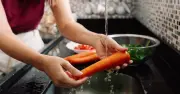 Carrots stay crunchy for 1 month with this storage method—not fridges