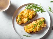 Cheddar cheese makes scrambled eggs creamier and more delicious