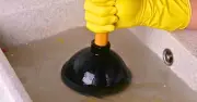 Clear drains in 10 minutes with dish soap instead of vinegar
