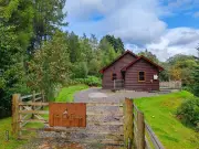 Cosy Scottish Highlands cottage with hot tub perfect for autumn