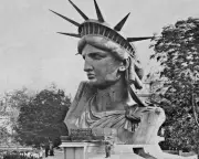 Diplomatic Gifts: From Statue of Liberty to Pandas, a Complex Art