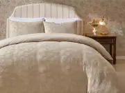 Dusk's 'beautiful' bedding set with heavy sale reduction is 'pure opulence' for winter