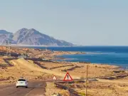 Egypt bus crash kills 16, injures 28 in South Sinai