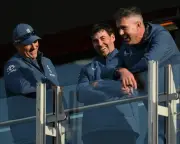 England beat Sri Lanka in first ODI despite slow start