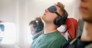 Flight attendant warns against sleeping on plane windows