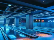 Glasgow hotel with rooftop bowling alley up for sale