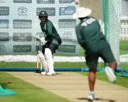 Hesson takes charge of chaotic Pakistan Test squad after seven sent home