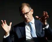 Kretinsky to become West Ham's biggest shareholder in Staveley blow