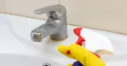 Limescale Removal: Lemon Juice Solution Melts Deposits in Minutes