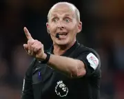 Mike Dean admits to referee games before VAR era