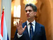 Miliband rejects chief rabbi criticism over Israeli settlement sanctions