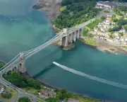 Newborn baby's body found on Welsh shoreline; police search for mother